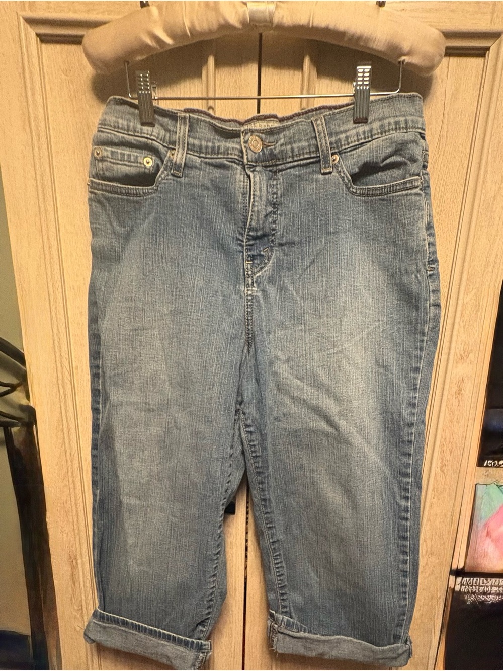 Levi's 512 Perfectly Slimming Capri Jeans- Size 12